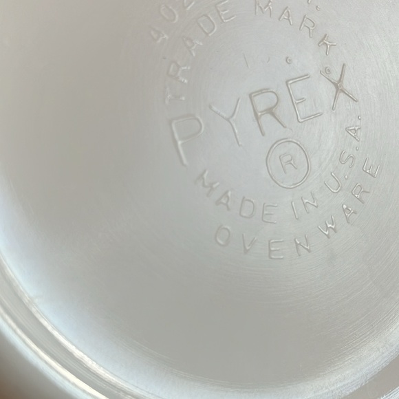 Vintage Pyrex 1 1/2 Quart Brown Hombre Mixing Bowl #402 - Picture 3 of 9